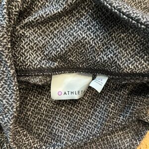 Women’s Athleta leggings with pocks XS. Worn once or twice.